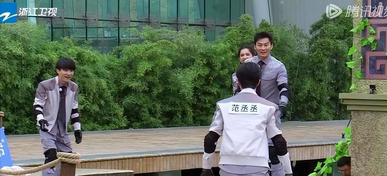 奔跑吧兄弟|蔡徐坤退出又怎样?《跑男》照样笑傲收视榜首:哪有什么不可替代