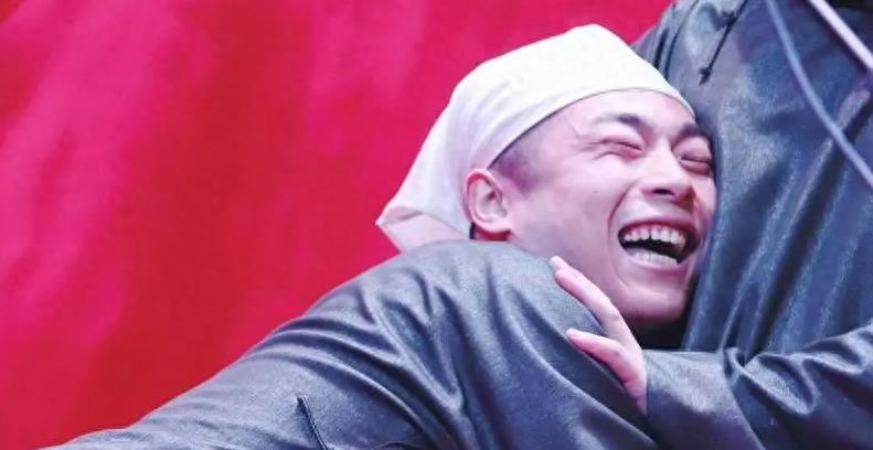 他的徒弟一个个反目成仇、相继离开、频繁踩雷，郭德纲怎么这么惨！