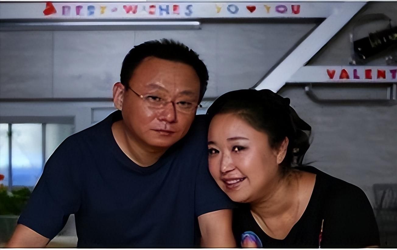 邵峰|国家一级演员十次登春晚，为“红斑狼疮”妻子倾家荡产，满是辛酸