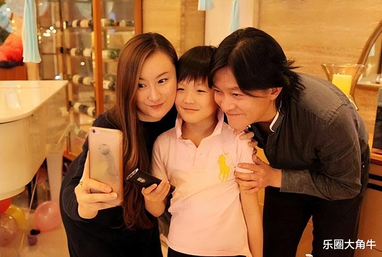 杨志刚|演员杨志刚：娶小师妹张静，演戏挣钱全部上交，如今他还好吗？