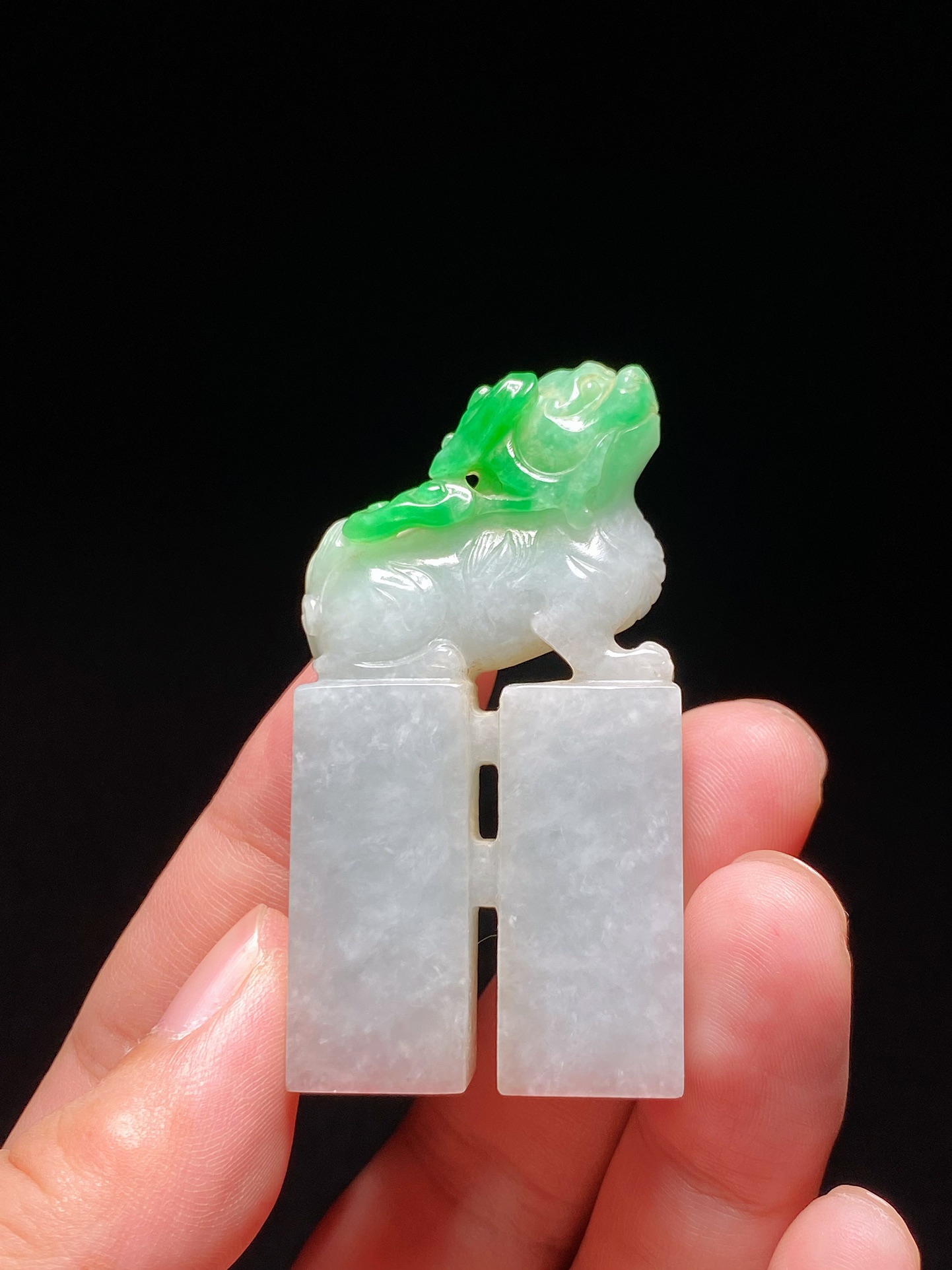 |清中期 老坑飘绿翡翠 兽钮 双联印 印章 文房