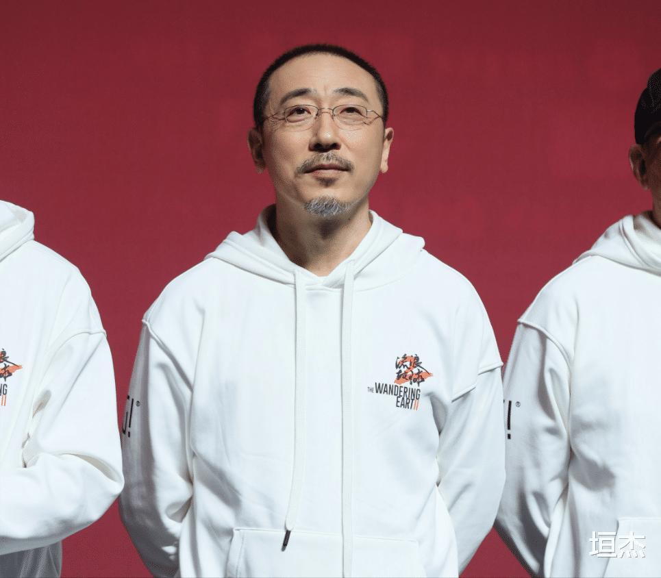 宁理|宁理：曾吃10年软饭，50岁演变态走红，成名背后最感谢3个女人?