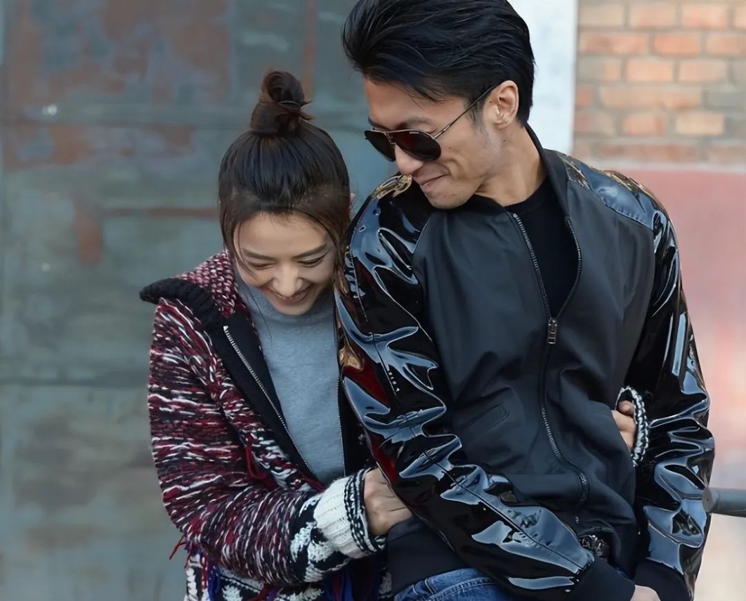 谢霆锋宣布退出加拿大国籍，遭网友嘲讽，背后真相很不简单