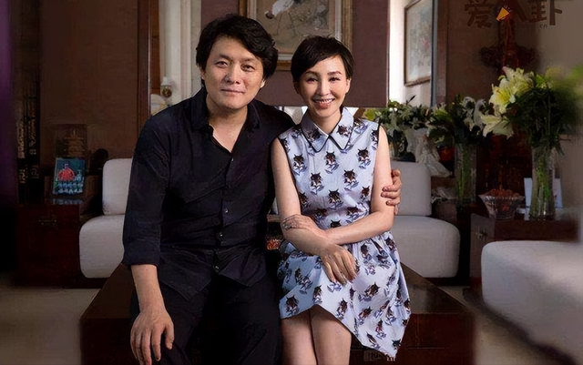 演员岳丽娜：19岁与导演裸婚连生3胎，如今丈夫用7部剧将她捧红