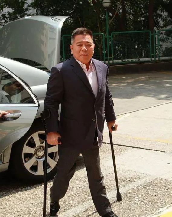 家道中落,弟弟车祸,黎姿退圈嫁给残疾富豪,为家人撑起一片天