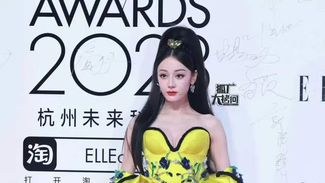 迪丽热巴造型被嘲模仿，《花少5》打脸人设，红毯女王不好当