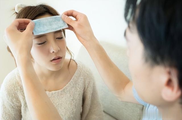 女孩 宝宝出生后“第一抱”很重要，这3种人尽量退后，不是迷信，看看