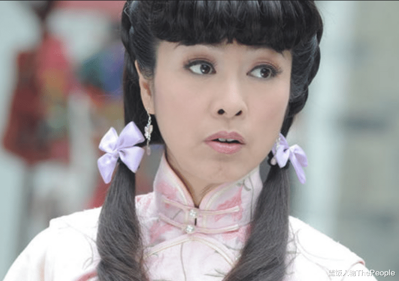 |别以为扎麻花辫、双马尾就是少女了，这8位女星扮嫩，个个辣眼睛