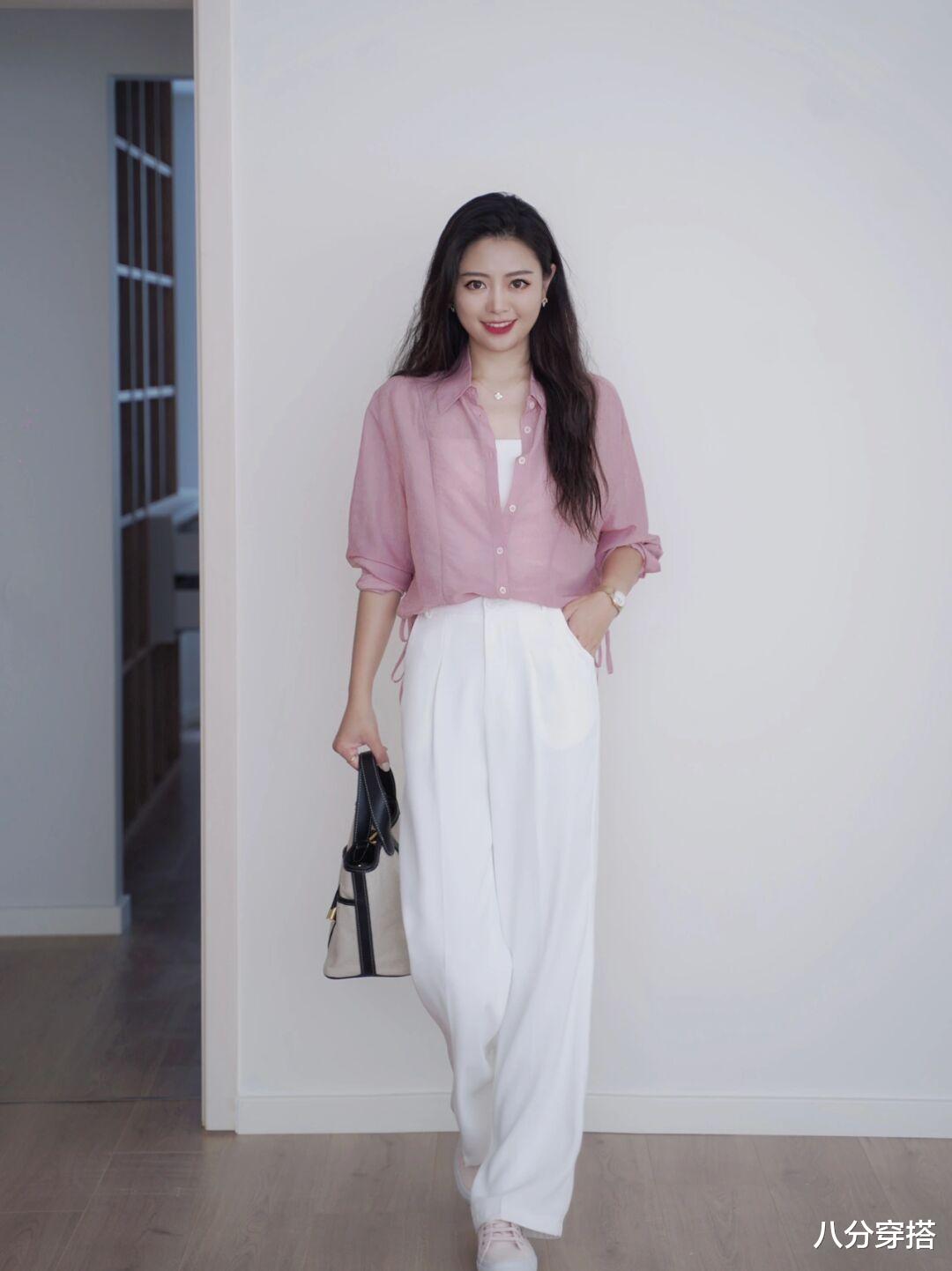 西装|职场女性:快舍弃你传统版型西装,太老气,今春流行这几款单品