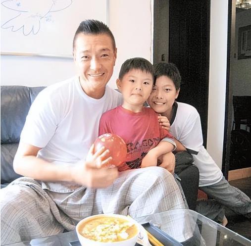 香港反派演员对比，都是童年的阴影，真不相信他们越老越面善！