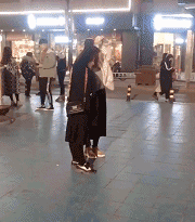 型男 “原来男生的胡子,对颜值至关重要啊,型男变呆瓜!”