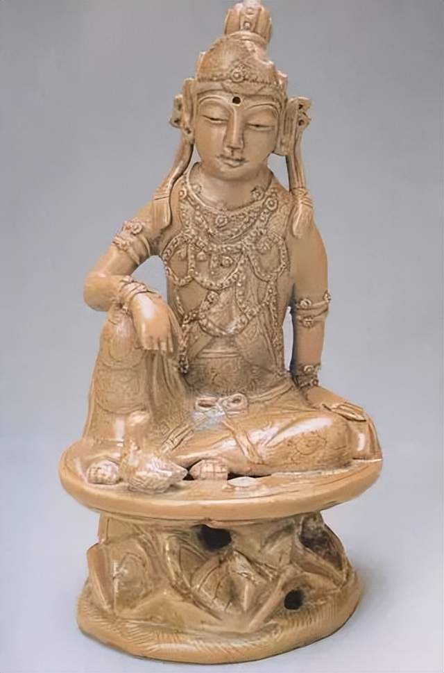 瓯窑青瓷:与越窑瓷器非常相象,需细辨