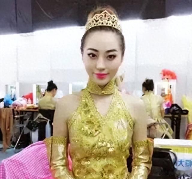 许家印二姨太6层别墅被扒，金杯金盘银烛台，歌舞团内幕曝光