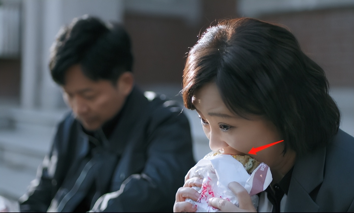 |吃饭做作别硬演！《熟年》郝蕾一出手，带来教科书式“干饭”