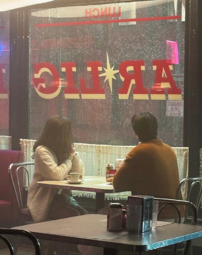 韩国知名男星被目击,与好莱坞女演员在咖啡馆,经纪公司出面回应