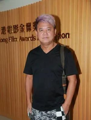 吴千语|香港谐星陈百祥满50万粉丝后,喜滋滋去申请黄V后被拒,委屈又无奈!