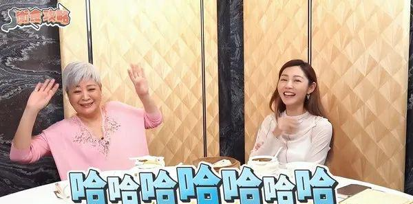 68岁女星自曝与同性伴侣恋爱经过,两度离婚花5年时间接受同性恋