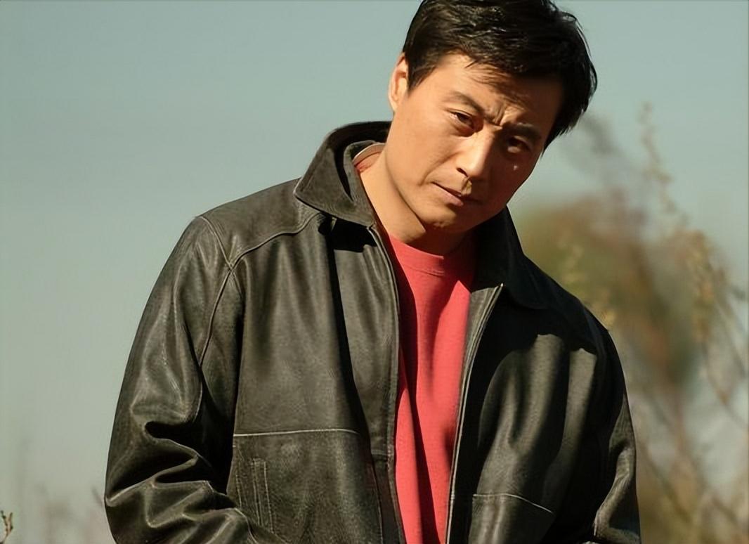 演员任程伟:花9元在地下室娶了黄蕾,成名后只换房子不换糟糠妻