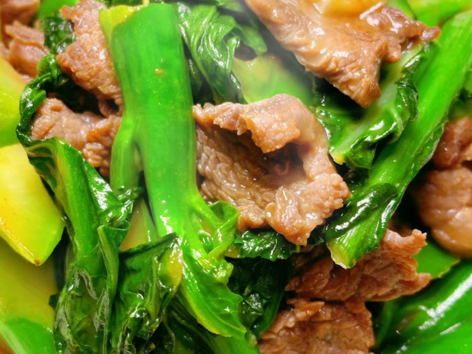 牛肉|上了年纪后，常吃八种蔬菜美食，维生素C含量高，增强免疫抗衰老