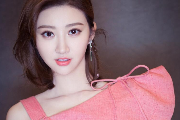 明星|“二手市场”成女明星的照妖镜,谁割韭菜,谁没底线,一目了然