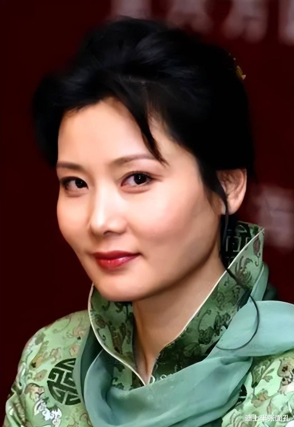 何赛飞|业内人士力挺何赛飞,曝某会长挂名拿钱,却一秒钟都没出现过