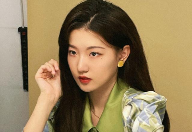 孟羽童|孟羽童并非离职而是“开除”？接私活还考勤差，双方均作出回应