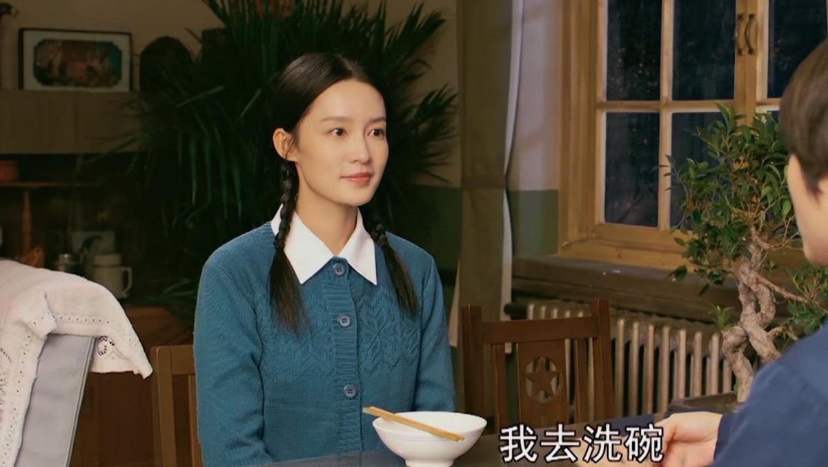 李沁|一碗西红柿鸡蛋面,将李沁在《梦海》里的窘境,体现得淋漓尽致