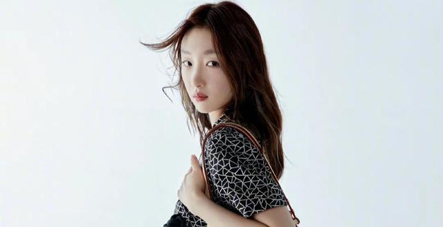 赵丽颖|“某博之夜”赵丽颖待定不想趟浑水,95花们积极参加露脸