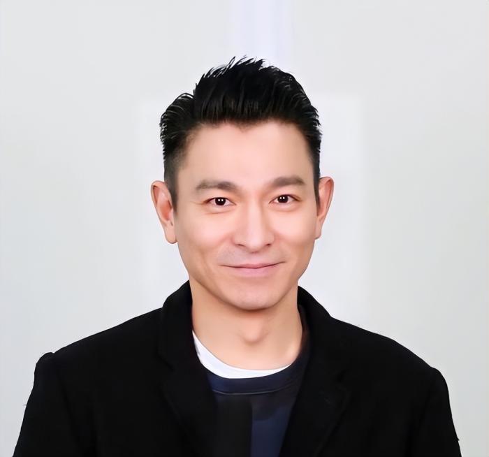 刘德华|20岁出道，从艺40年只唱红了5首歌，刘德华：我没资格当评委