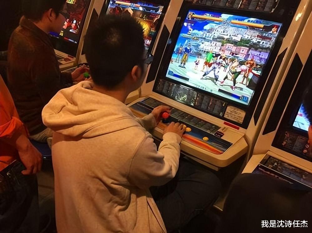 啃老族|首批七零后啃老族醒悟,没房没车,父母故去,“无老可啃”的痛楚