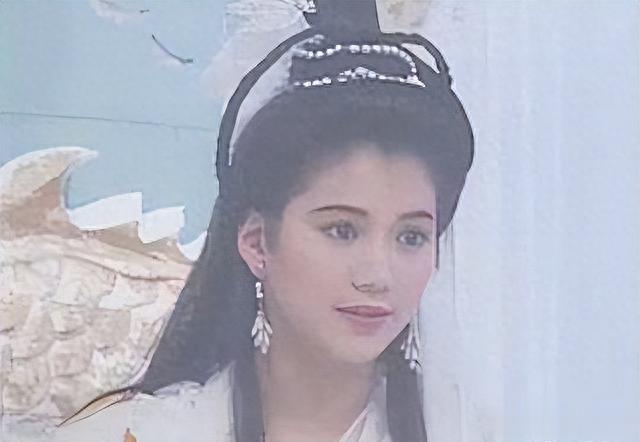 张智霖评论区沦陷:无爱的婚姻真可怕,自爆不用避孕套,1年吻1次