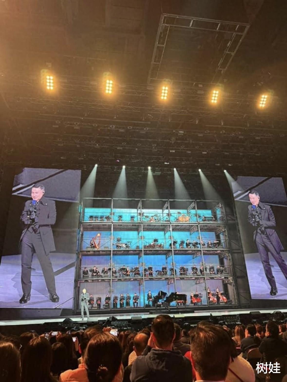 甄妮携36岁女儿回香港,与狄波拉看张学友个唱,两人聊不完感情好