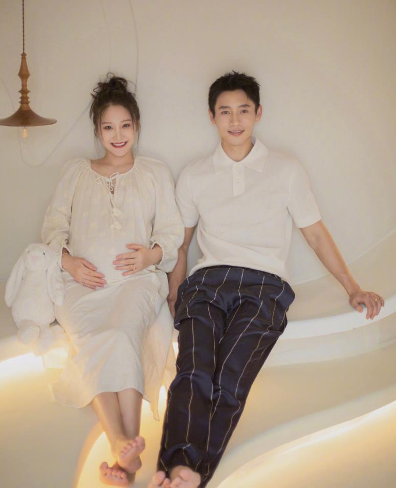 魏晨|37岁魏晨晒娇妻孕照喜当爹！夫妻同框幸福美满