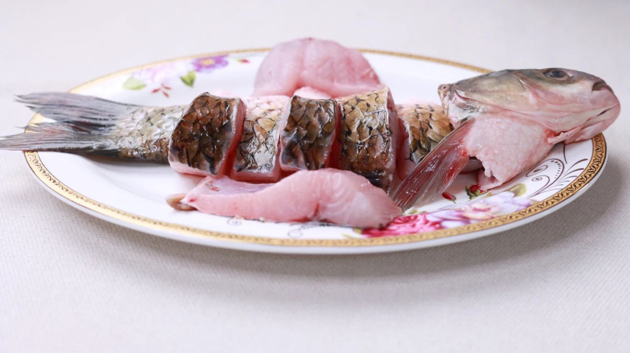 60岁是人生至关重要的阶段，为保证健康，可以适量食用这4类食物