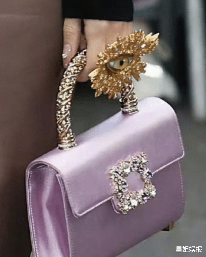 baby没事了?疯马秀风波后综艺照常播出,宣发却没有带她