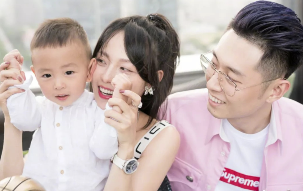 谢娜|张嘉倪成浪姐4门面担当？初舞台唱给未来的自己！强大又美好