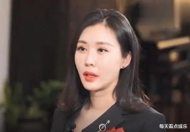 72岁王石携妻儿游日本，自曝有三岁女儿，强调婚配的，不是私生女