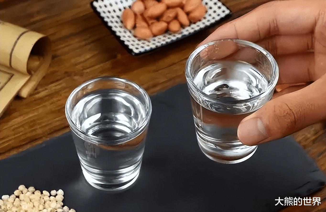 美食文化|都是烈酒，为何中国白酒难走出国门，伏特加却能畅销世界？