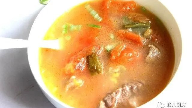 |西红柿炖牛腩详细做法，简简单单调味，原汁原味，好吃没得说，吃的连汤都不剩