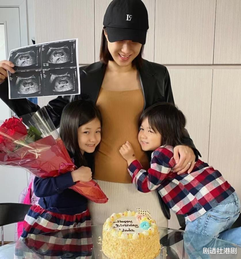 好悠闲！TVB前花旦婚后与老公加拿大生活，被偶遇打扮朴素外出用餐