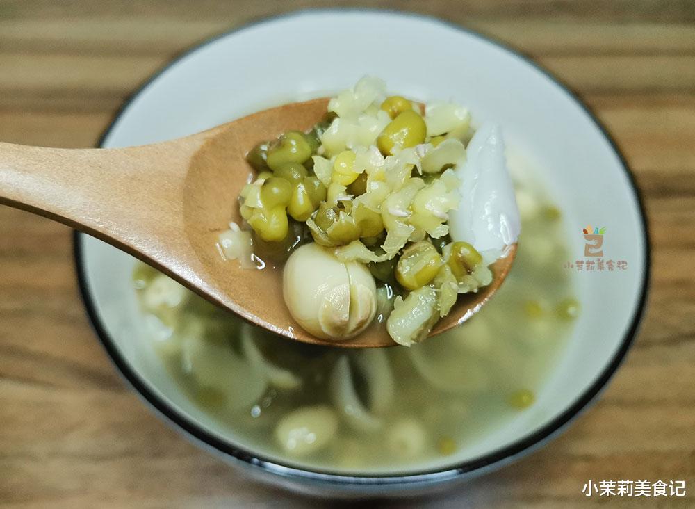 美食教程|煮绿豆汤，先浸泡和直接下锅都不对，教您1妙招，10分钟酥烂出沙