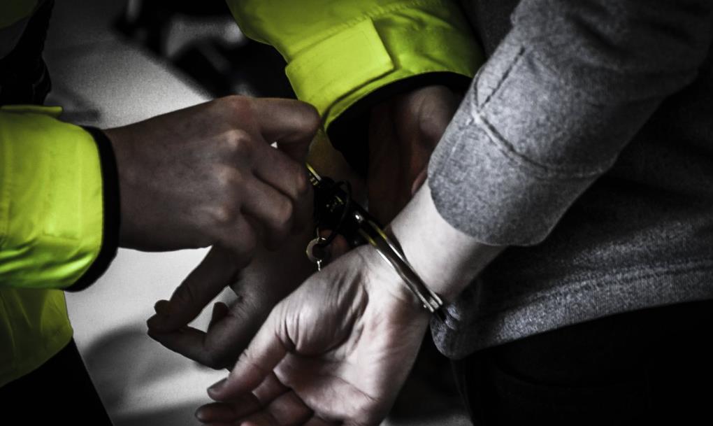 美容 400万美容，50万填充臀部，30万回颜针，美女贪官整形有多离谱