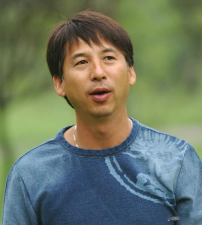 6位老牌明星晚年回归普通人生活,坐公交吃路边摊,回农村种地