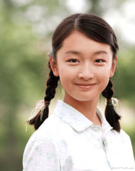 |别以为扎麻花辫、双马尾就是少女了，这8位女星扮嫩，个个辣眼睛