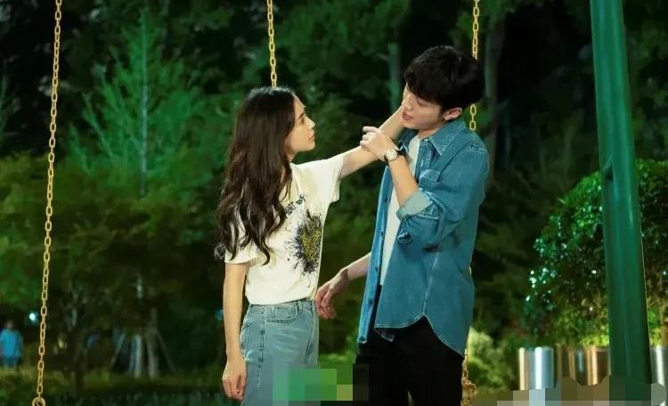 穿衣搭配 演“姐弟恋”不油腻的7位女星，个个浑然天成