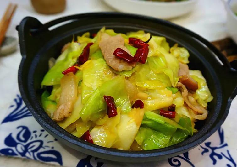 包菜|入冬后使劲吃,钙是苹果12倍!5毛一斤的“菜王”,开胃又解馋