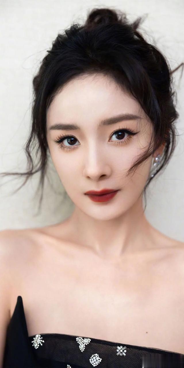 赵丽颖|杨幂在春晚状态落败于赵丽颖?