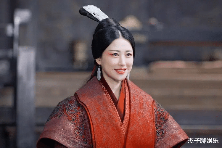 素素|央视这次挖到宝了!郭麒麟金晨破圈互动,实习菜鸟逆风翻盘