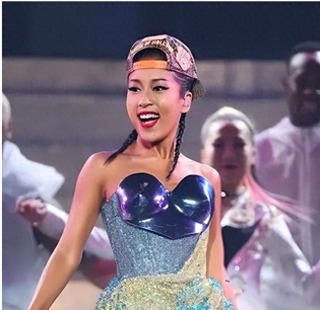 卖惨炫富当小三,没有底线的绿茶女!歌唱得好也不是她的遮羞布!