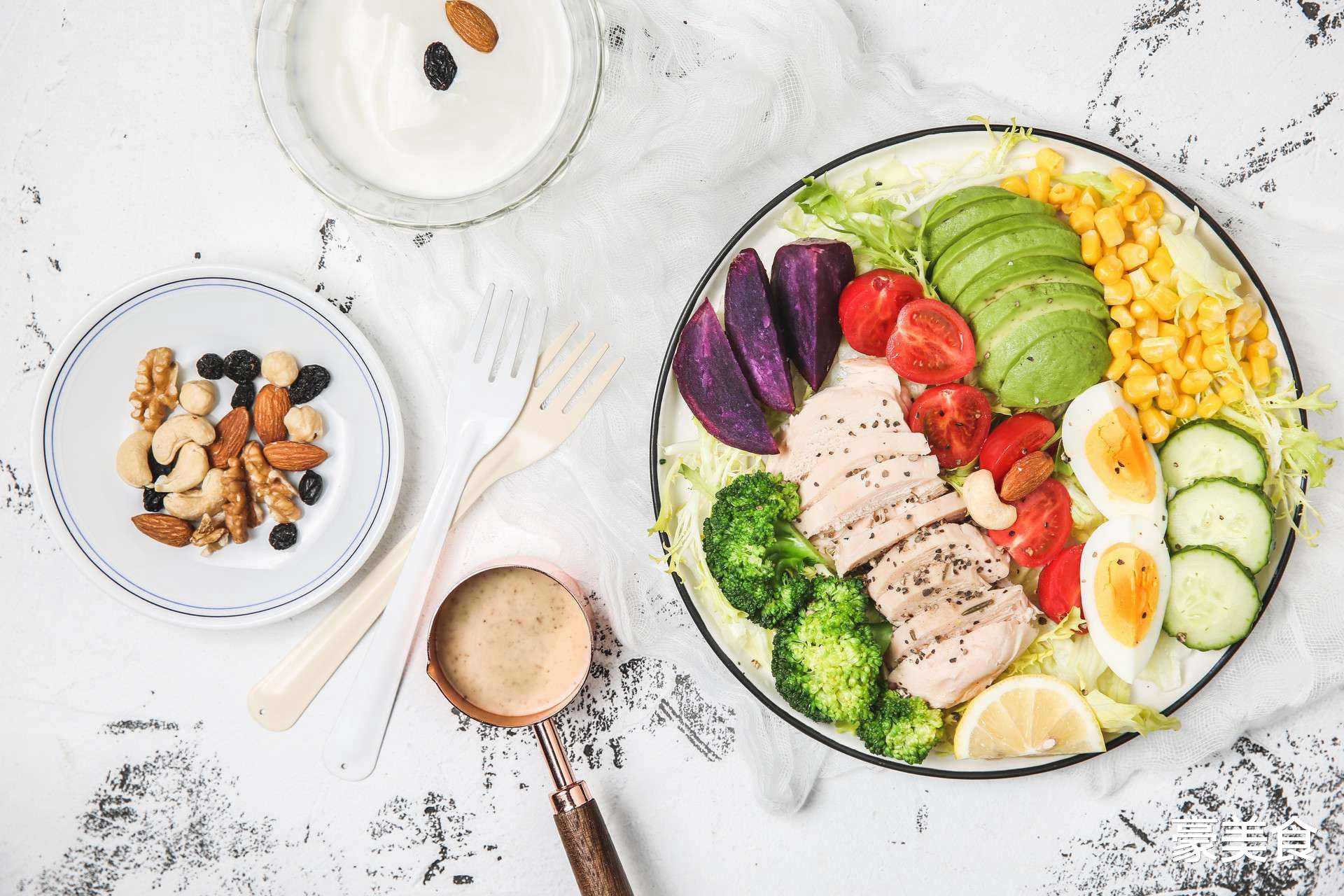 中老年人请注意,少吃米饭和馒头,多吃这5种食物,腿脚有劲人健康,精力充沛一整天